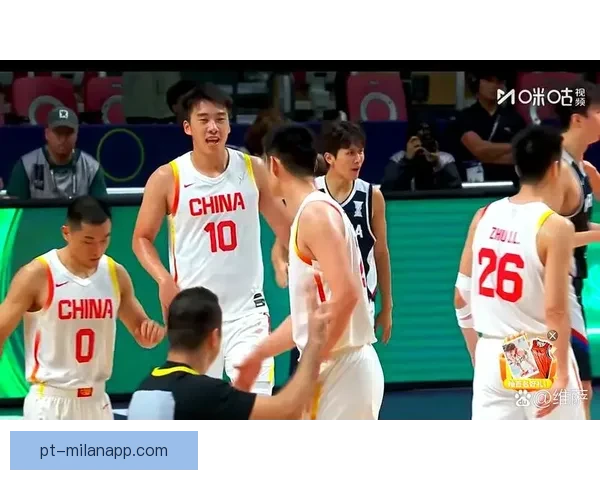 聚焦篮球直播在线观看中的粗暴瞬间与赛场争议现象深度剖析